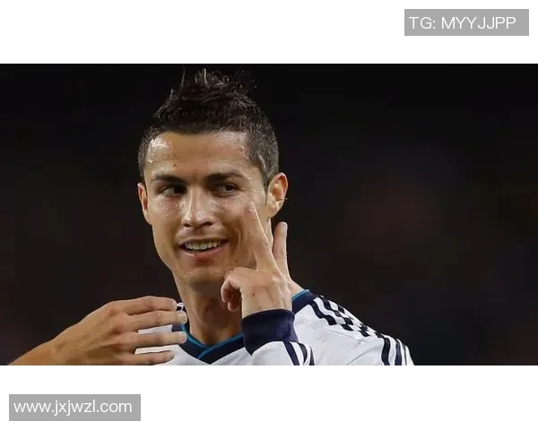 2008年足球明星风采全览：聚焦梅西、C罗、卡卡等球员崛起与辉煌表现