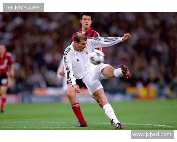 90年代足球传奇人物回顾 盘点最伟大的球星及其辉煌成就