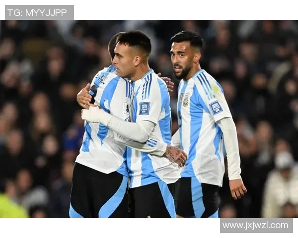 世界足球巨星风采全景图 每位球员背后的传奇与成就解析