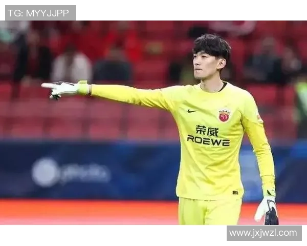 中国足坛颜值与实力兼备的帅气球星盘点与魅力全解析