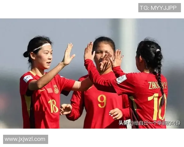 中国女足传奇球星突破巅峰成就 首位全球女足金球奖获得者荣耀背后的奋斗历程