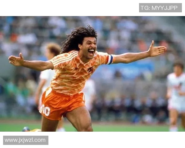 荷兰足球历史十大球星排名与成就解析